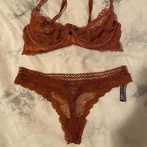 Victoria’s Secret Very Sexy Set